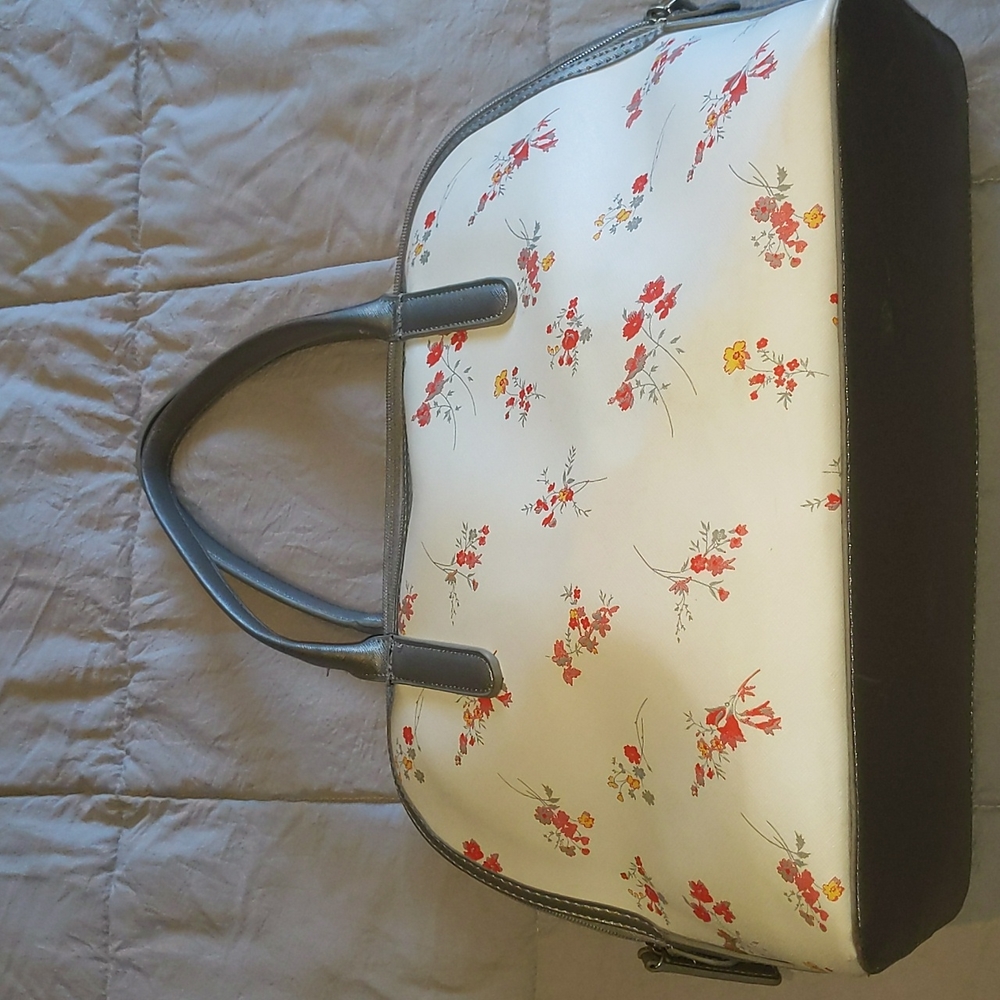 Kenneth Cole Reaction Floral Purse - Picture 2 of 15